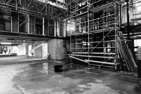 Gastwerk Hotel Hamburg Alt Bau 0014 Umbau im Gastwerk Hotel Hamburg mit Gerüsten im Lobbybereich