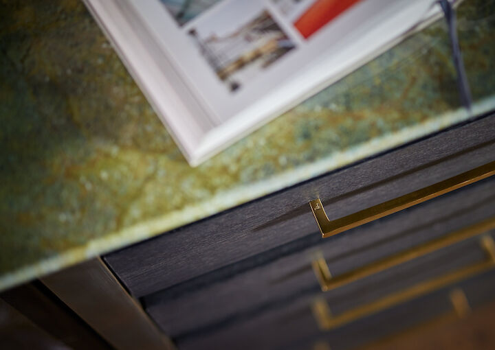 Close-up of Clubroom S counter with a Design Hotels book