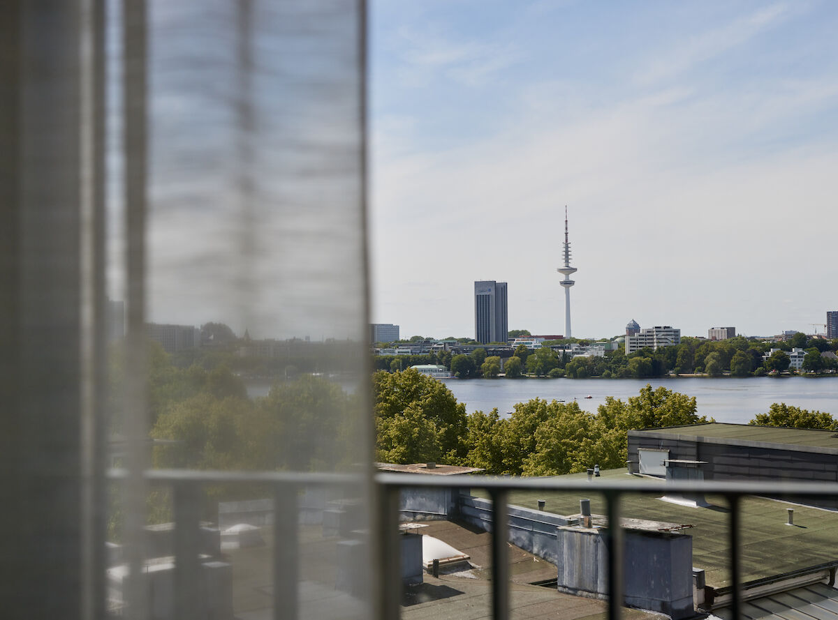 The George Hotel Hamburg Sauna 03 View of the Alster lake and the skyline of Hamburg
