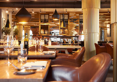 Gastwerk Hotel Hamburg Restaurant Mangold Interior 05 Gemütliches Interior im Mangold Restaurant des Gastwerk Hotels